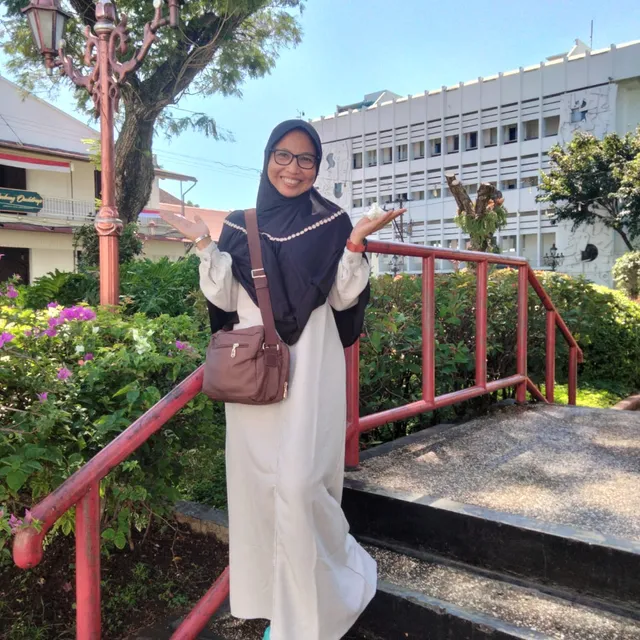 Eka Deslina, A.Md.A.K.